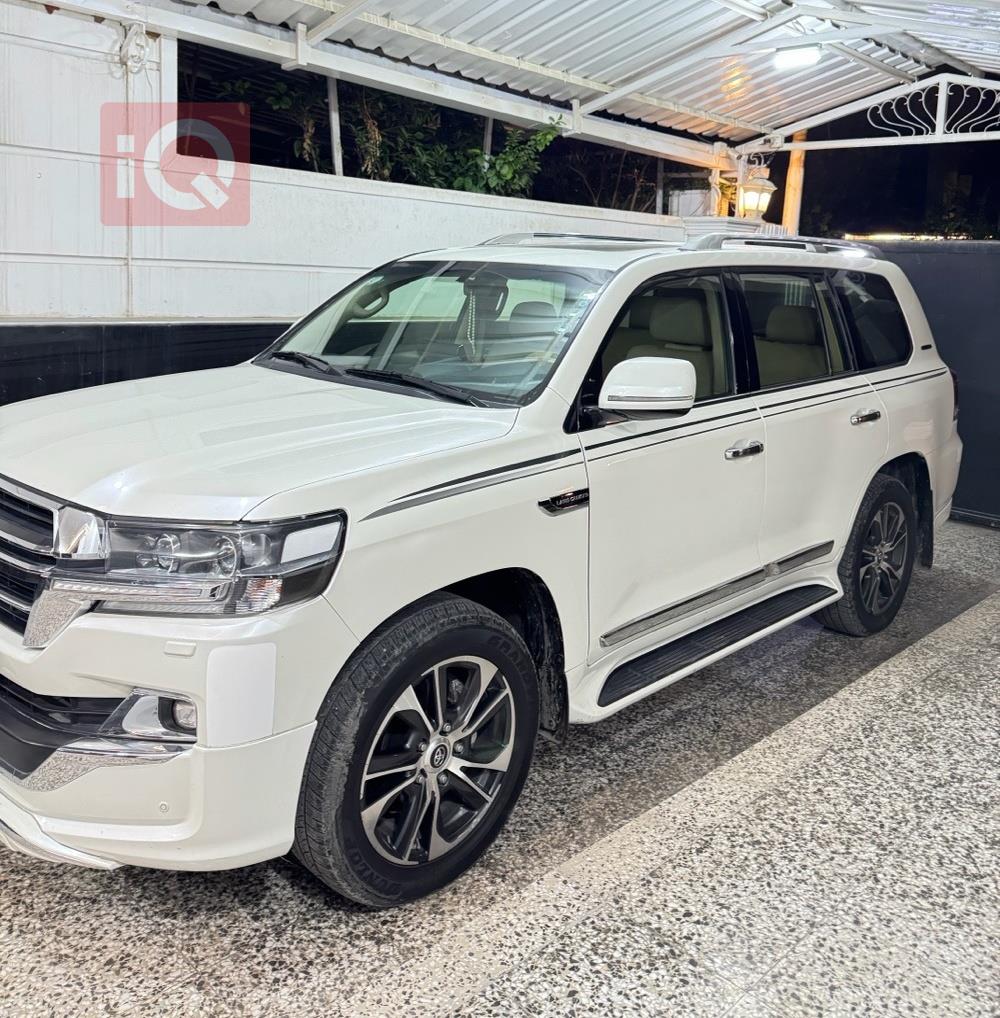 تويوتا لاندكروزر